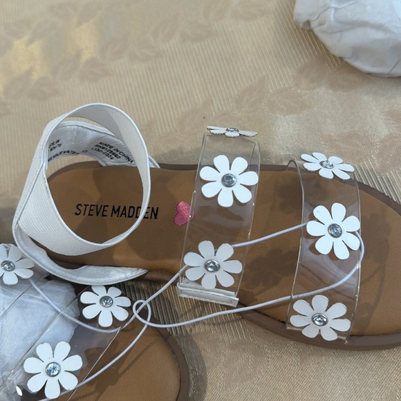 Steve Madden Kids Jashlin Daisy Embellished Sandal - Picture 10 of 11
